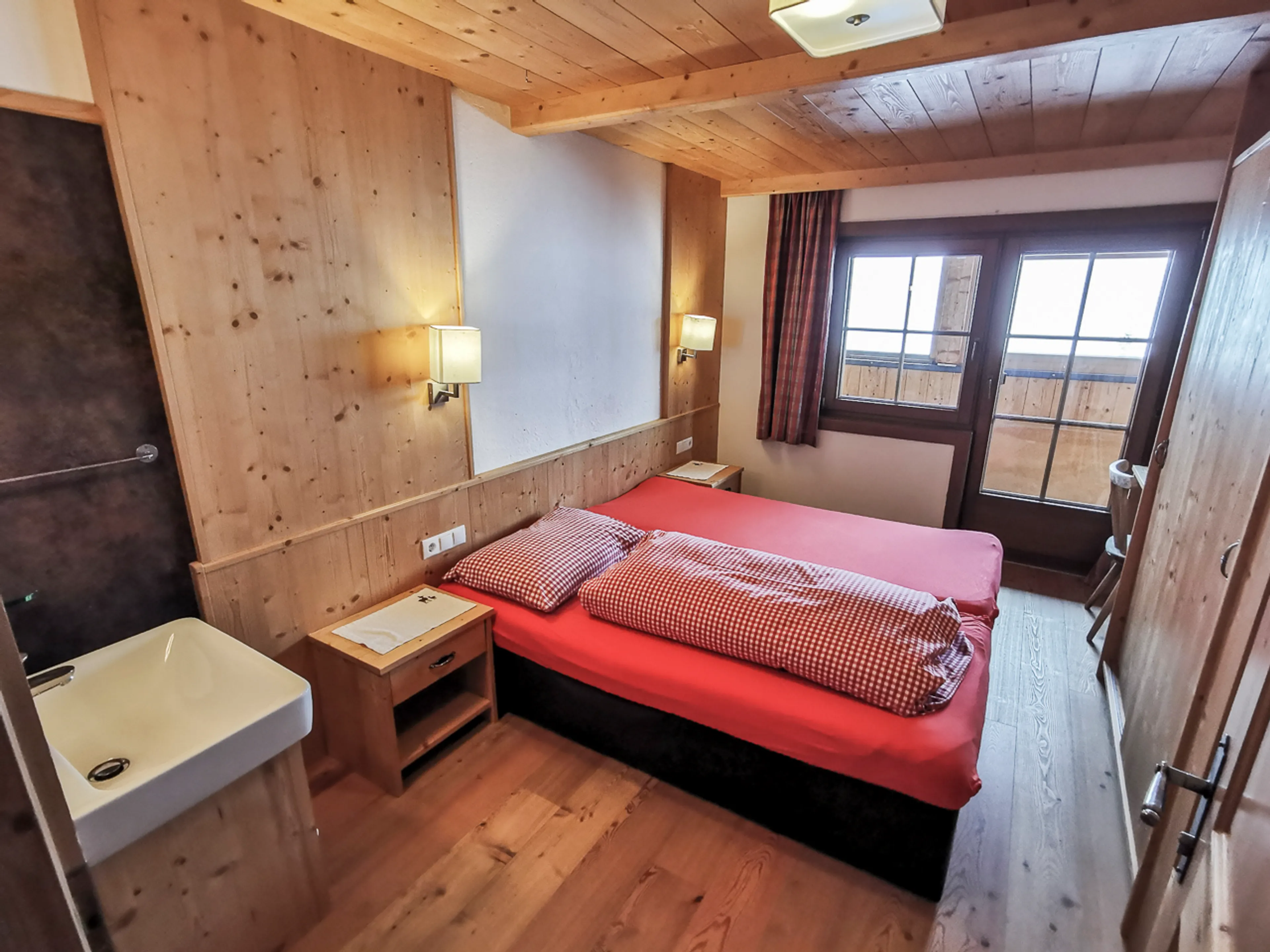 Einzelzimmer mit Balkon, Traumblick und geteiltem Bad - 1