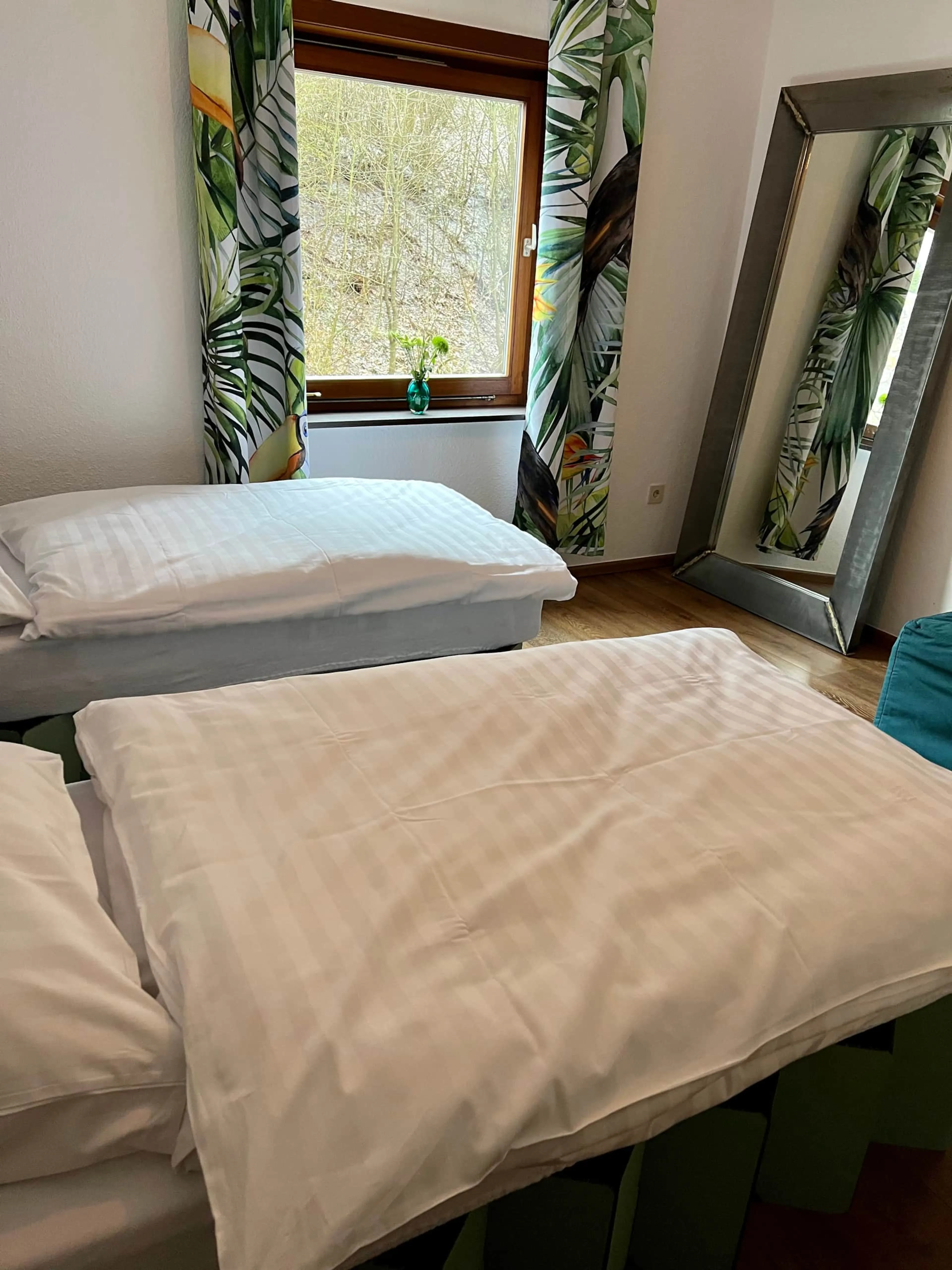Geteiltes Eckzimmer - 2