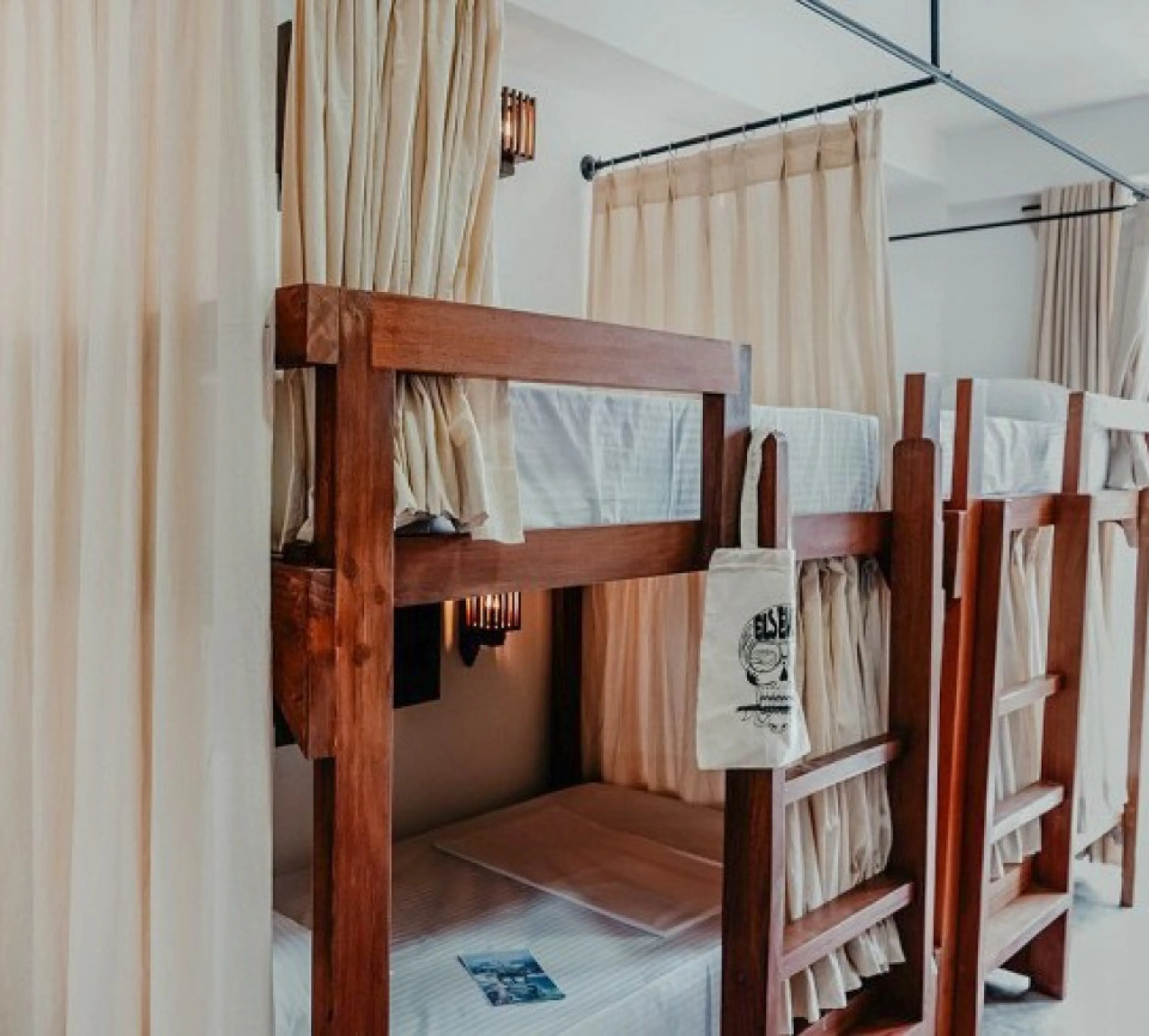 Bett im 8er-Mehrbettzimmer mit Meerblick - 1