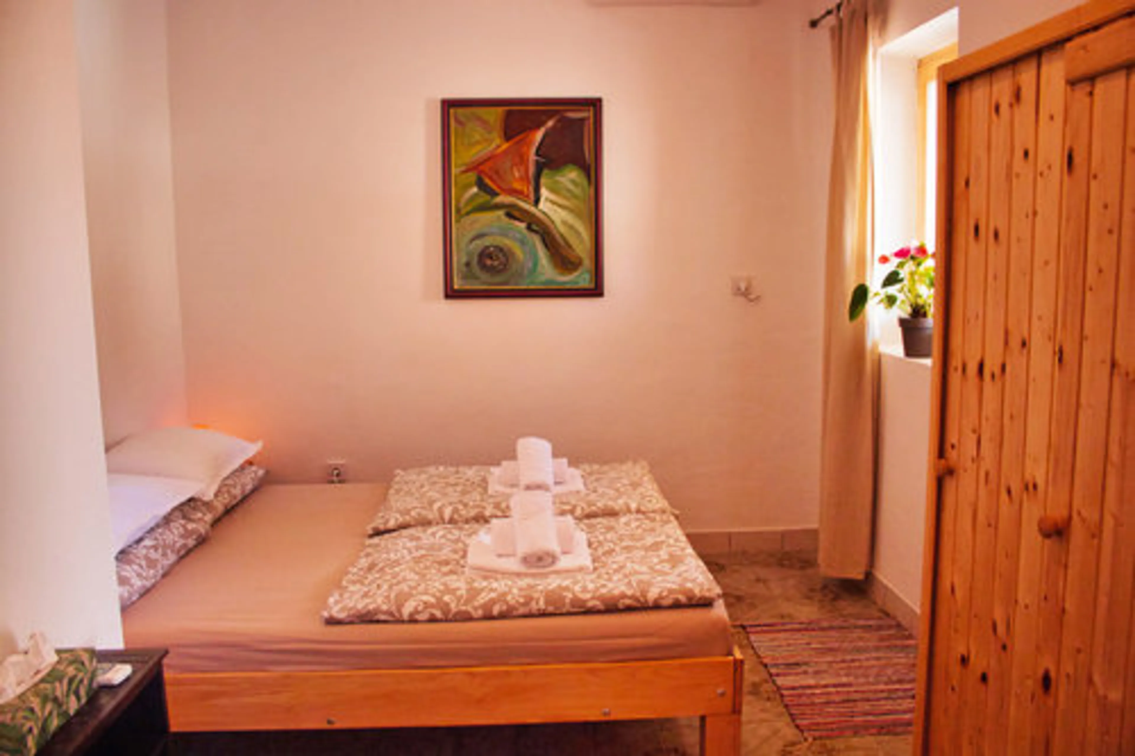 EARTH-ROOM - 3