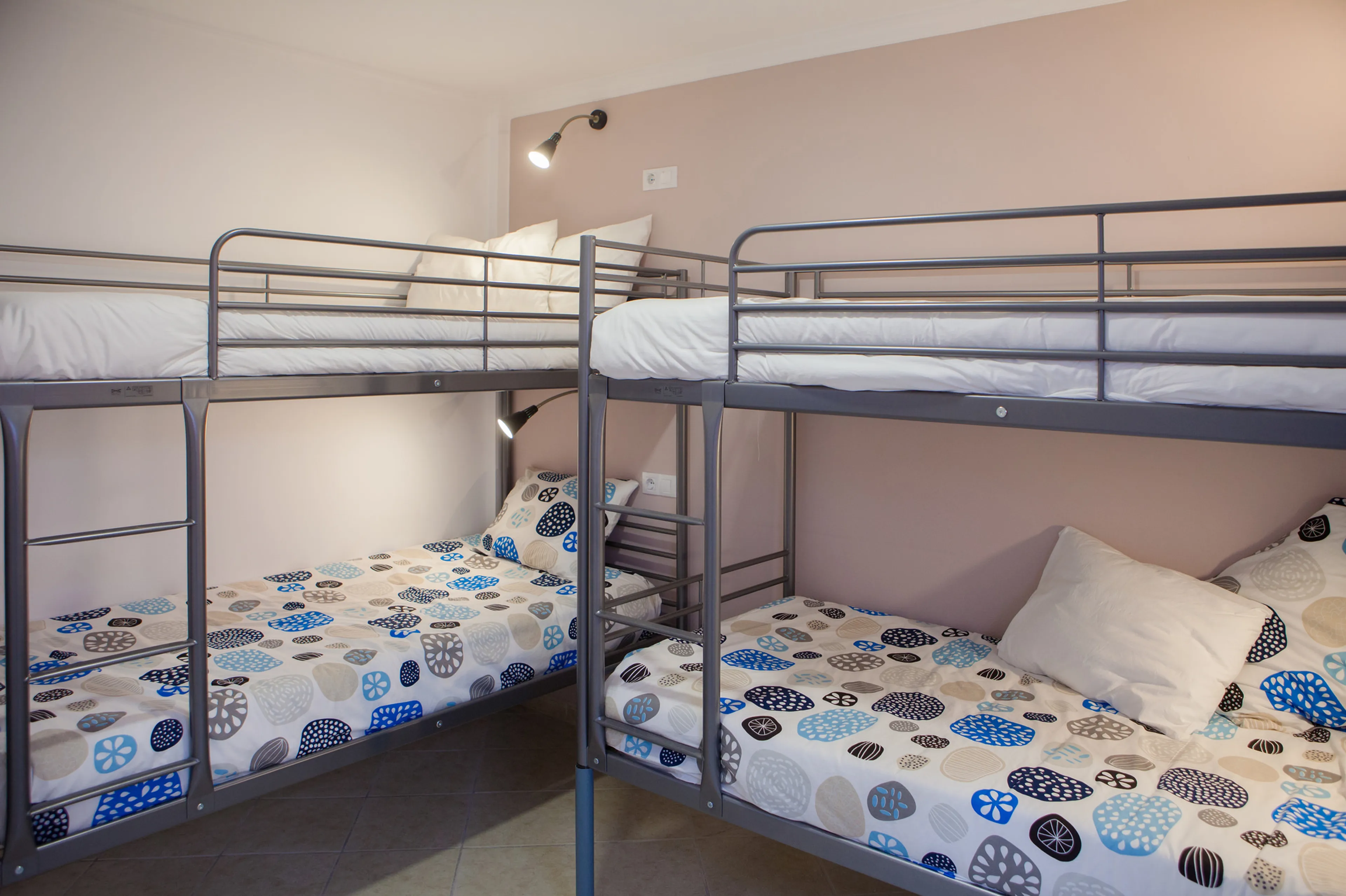 Mehrbettzimmer mit Gemeinschaftsbad - 1