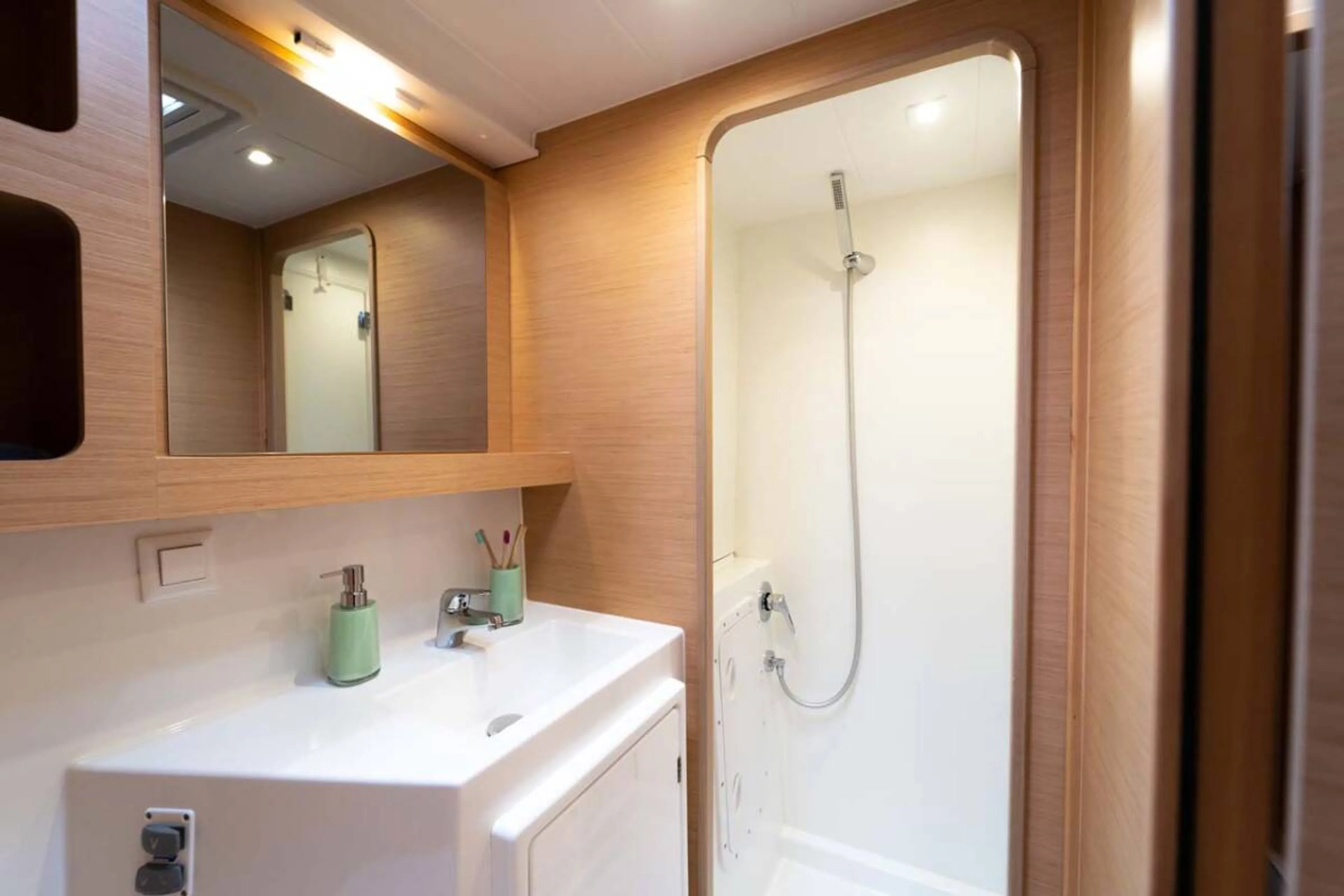 Doppelbettkabine mit Badezimmer/WC en Suite - 2