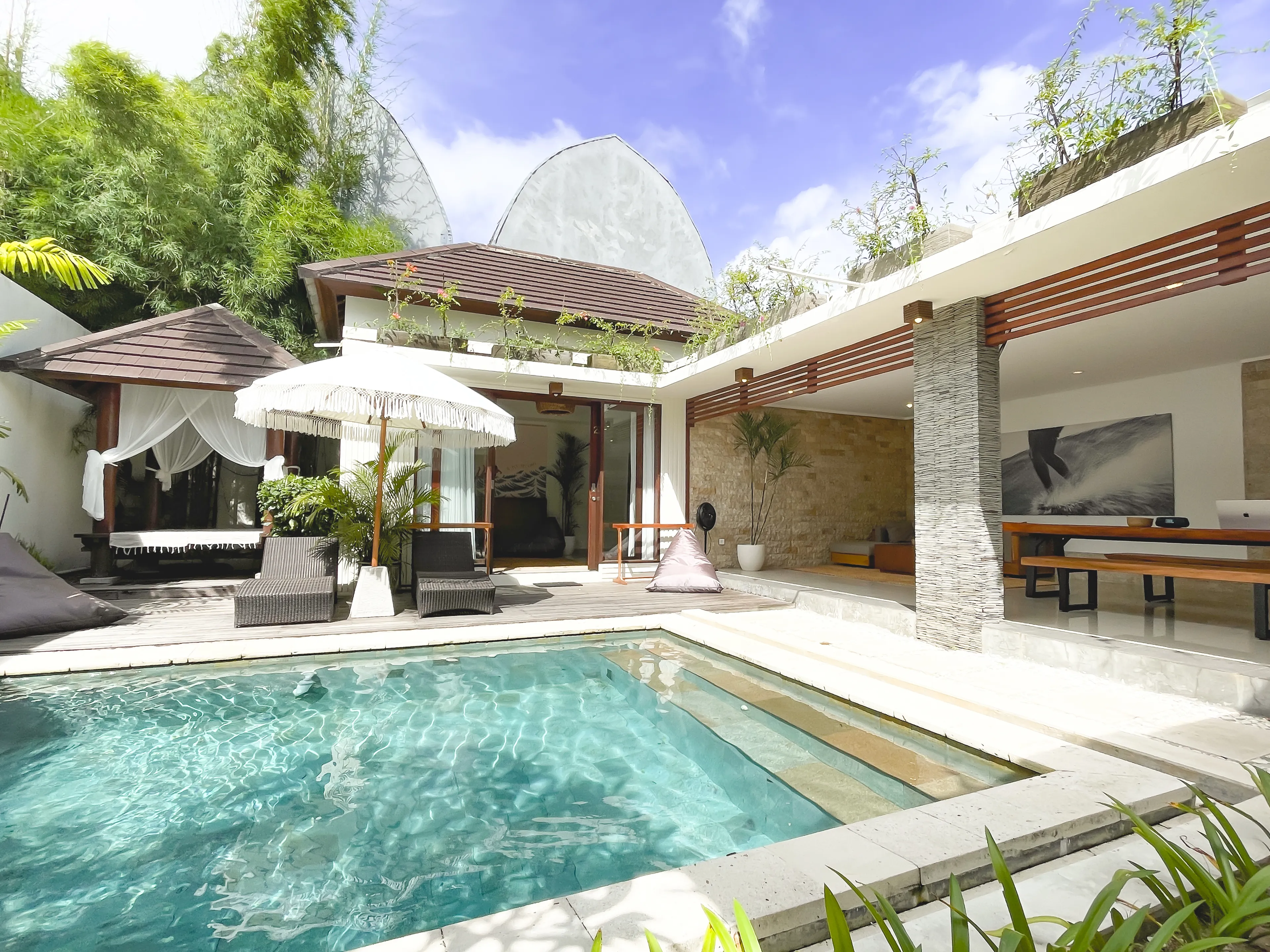 Dorm-Villa mit Pool - 10