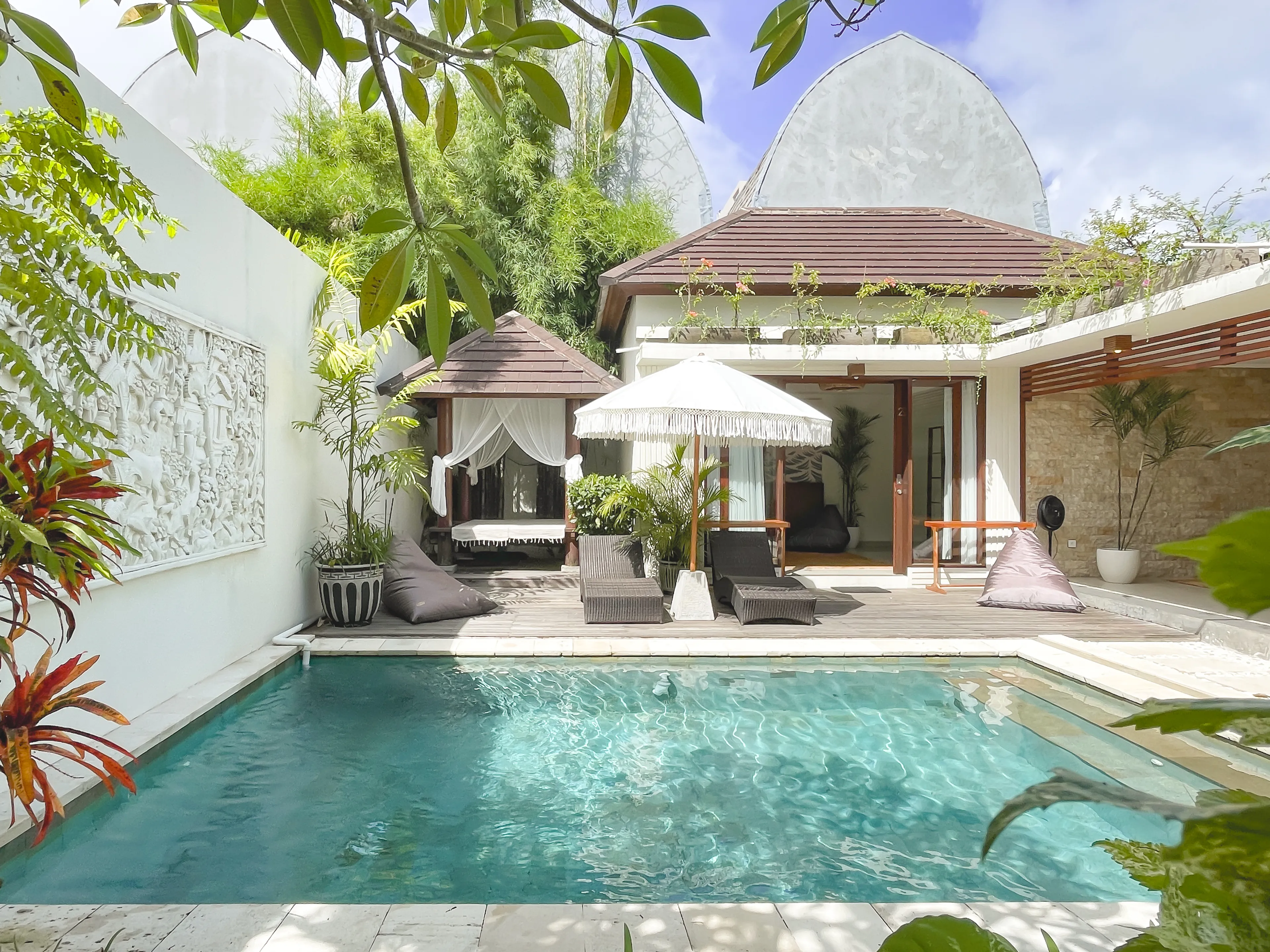 Dorm-Villa mit Pool - 1