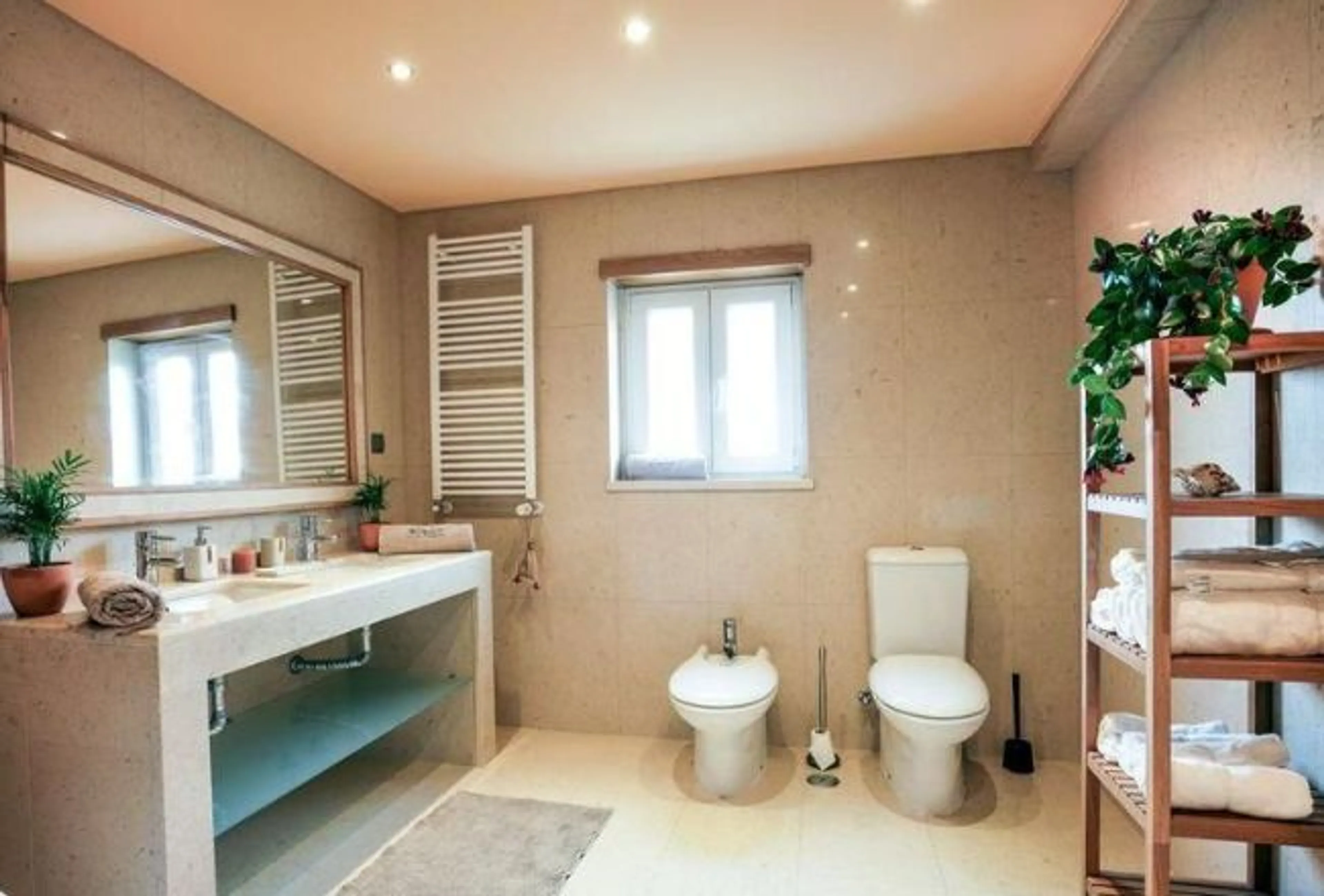 Geteiltes 4-Bettzimmer mit privatem Bad - 4