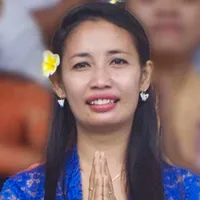 Dewi Lestari - Spa-Therapeutin
