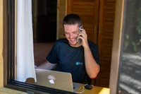 George Frost - Guest Experience Manager + Assistent für Nachhaltigkeit