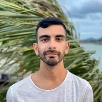 Deniz - Yoga & Meditationslehrer